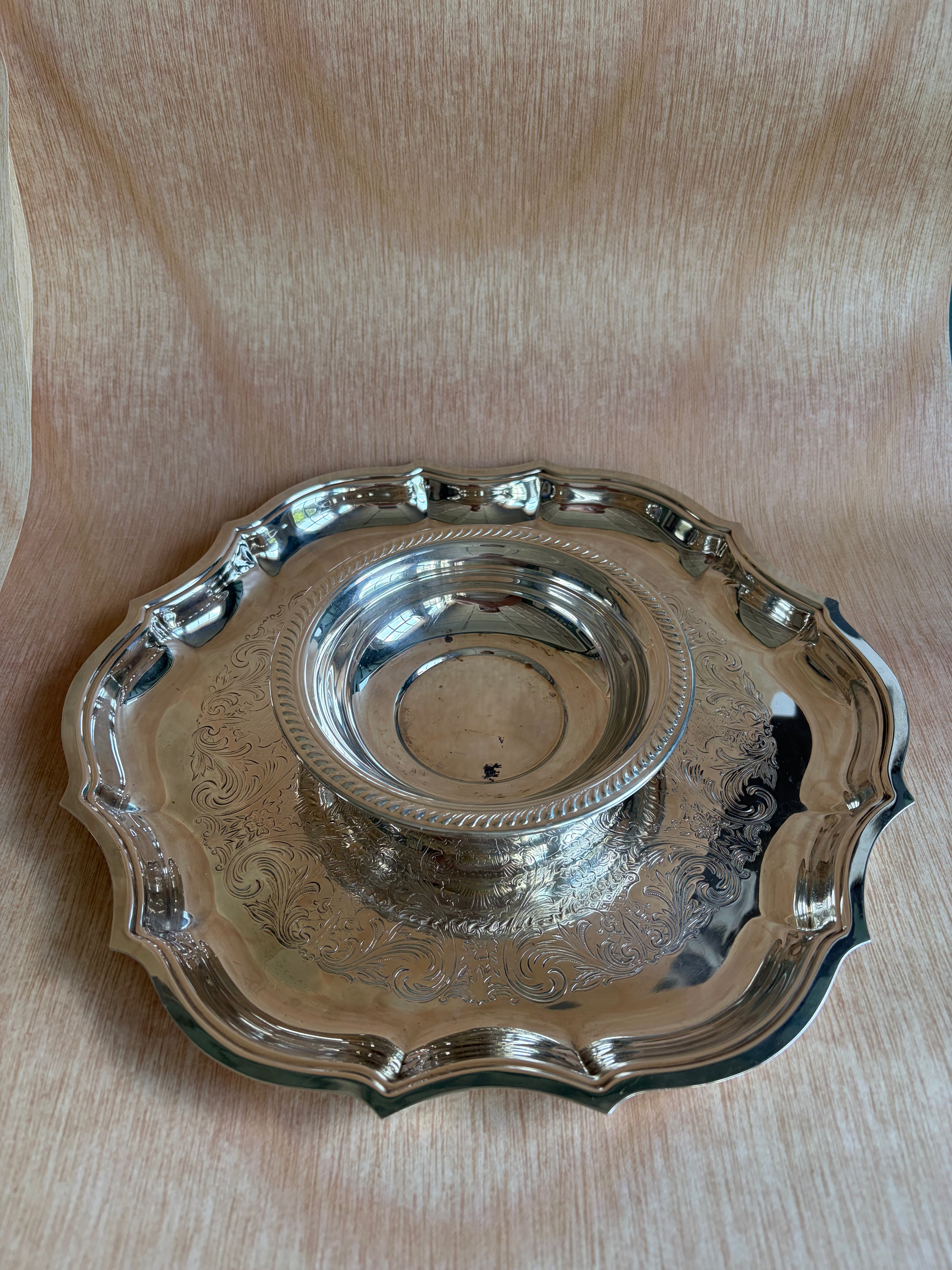 Silverplate Serving Bowl with Gadroon Rim